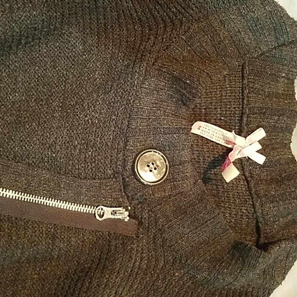Funky Sweater - Picture 2 of 5